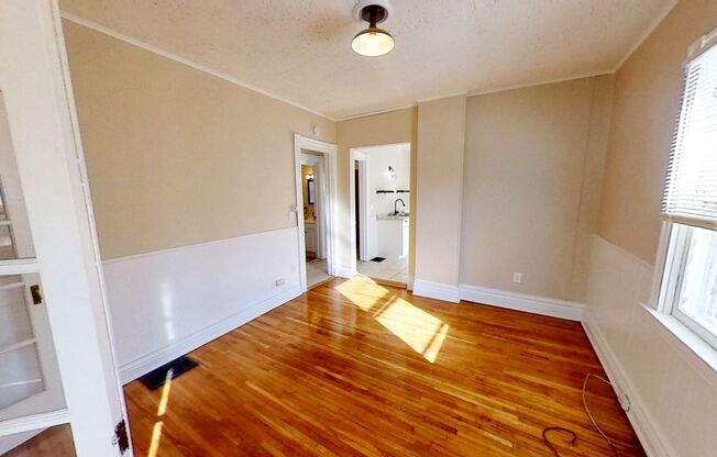 279 Pearl St | Single Family Home | 2 bd/1.5 ba | Office | Laundry Hookups | Off Street Parking | Complete Renovation | Pearl/Meigs/Monroe Area