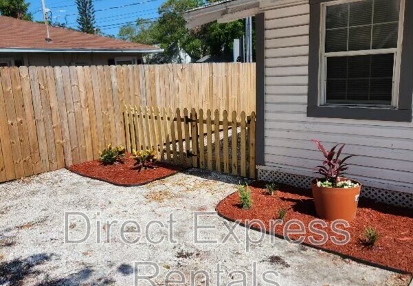 1013 DREW ST