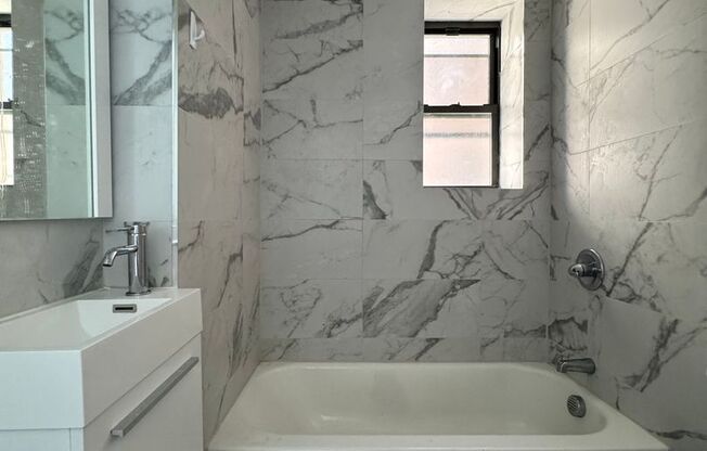 Studio, 1 bath, $1,000, Unit 4J