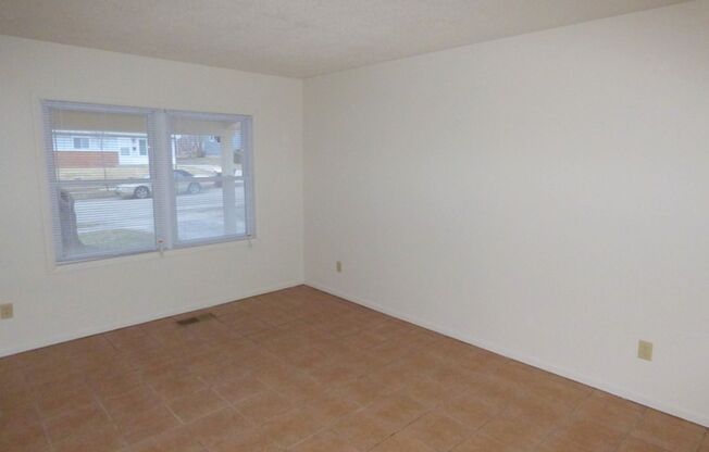 520 Berwyn Lane - Three Bedroom Home w/Central Air & Detached Garage! *Available Now*