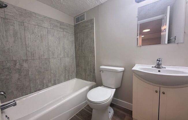 1 bed, 1 bath, $725, Unit 3