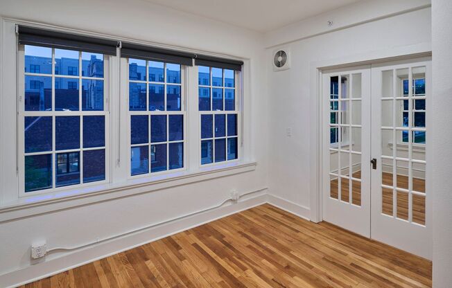 1 bed, 1 bath, 385 sqft, $1,125, Unit Unit 11