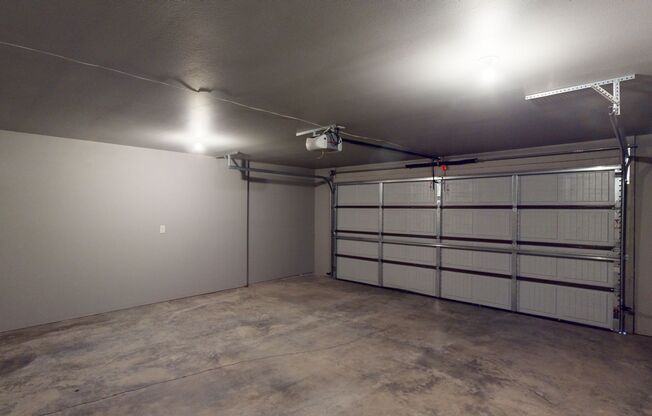 2 beds, 2 baths, 1,275 sqft, $1,635, Unit 591-04