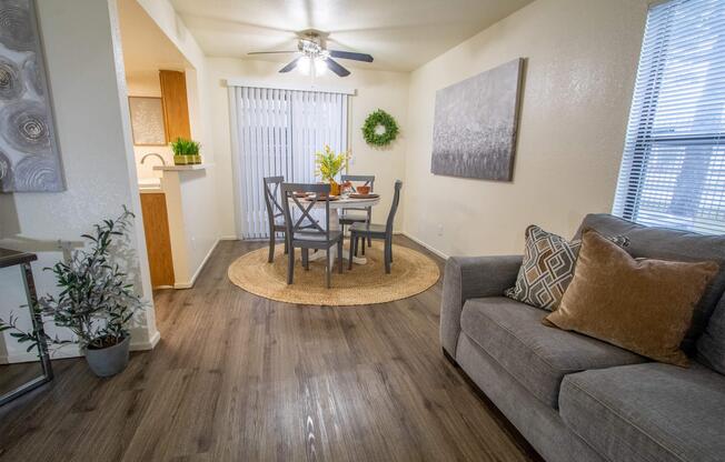 2 beds, 2 baths, 987 sqft, $969