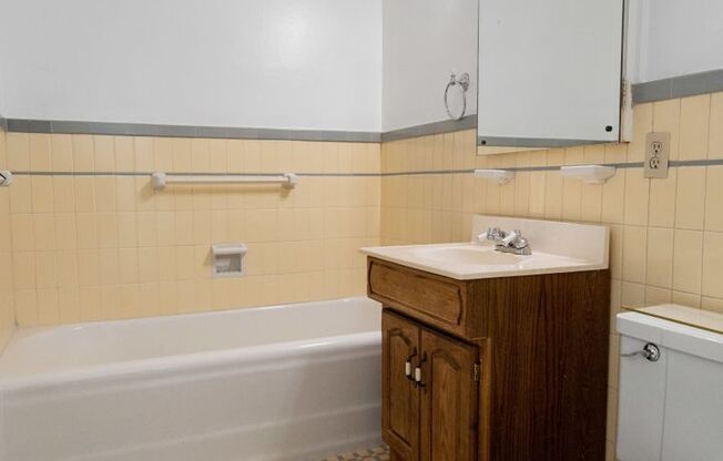 Studio, 1 bath, 700 sqft, $2,295, Unit 202