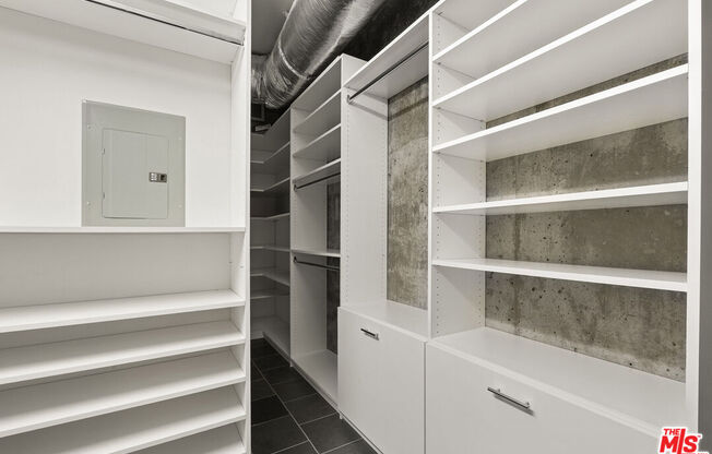 1 bed, 1.5 baths, 1,120 sqft, $4,000, Unit 1103