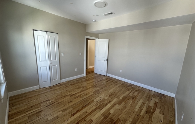 11 OAKLAND AVE