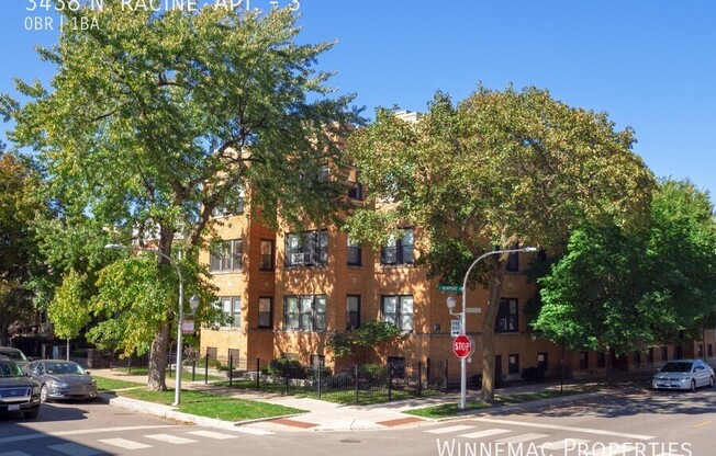 3438 N RACINE