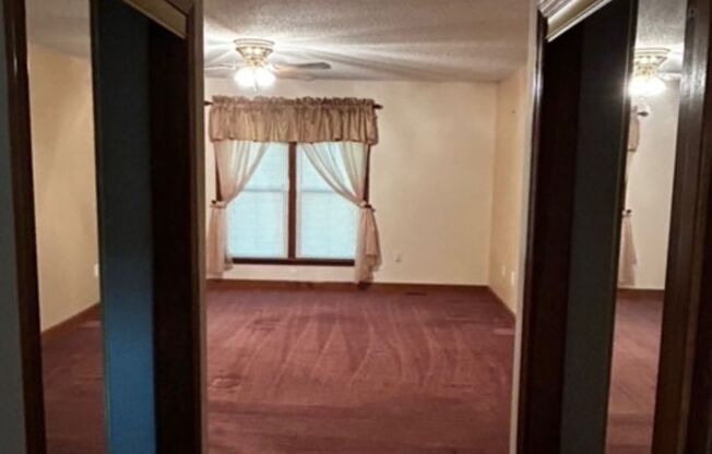 3 beds, 2 baths, $2,500