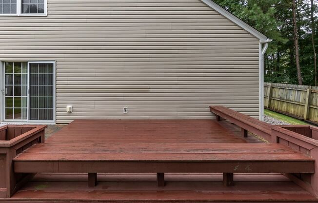 Charming 3 Bedroom Home for Rent with Fenced Back Yard!