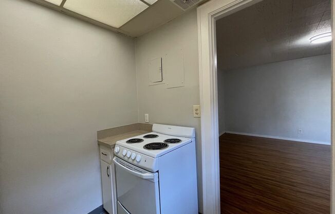 1 bed, 1 bath, 450 sqft, $1,395, Unit 320