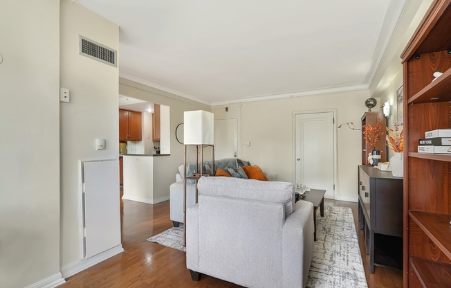 1 bed, 1 bath, 764 sqft, $3,500, Unit B801