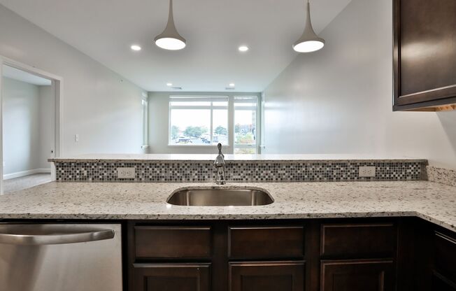 1 bed, 1 bath, 833 sqft, $1,650, Unit 203