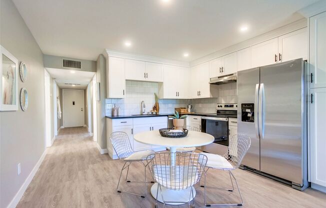 3 beds, 2.5 baths, 1,222 sqft, $3,295, Unit 34