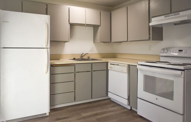 2 beds, 1 bath, 750 sqft, $1,275, Unit 231-12