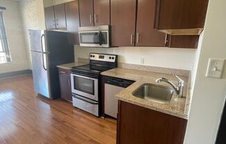 2 beds, 1 bath, 694 sqft, $1,150, Unit Apt #19