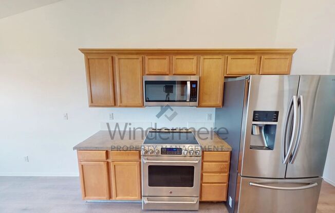 3 beds, 2 baths, $2,300