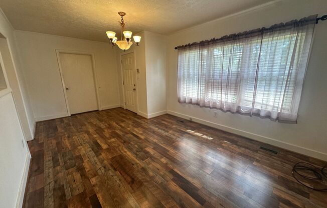 3 beds, 1 bath, $1,150