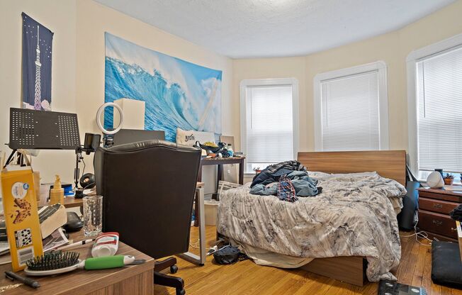 Charming 4 Bedroom-No Broker Fee