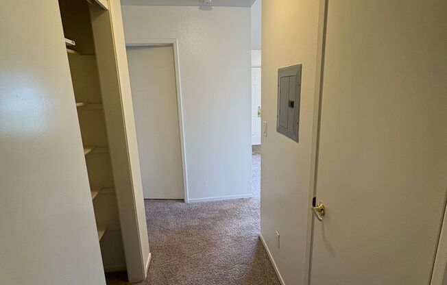 2 beds, 1 bath, $1,350, Unit A