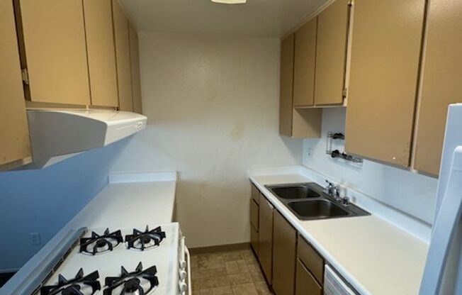 2 beds, 2 baths, $1,975