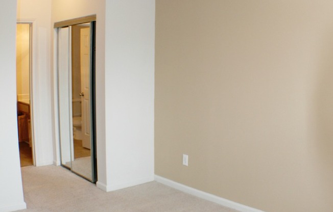 2 beds, 2 baths, 1,033 sqft, $1,629, Unit 5-5303
