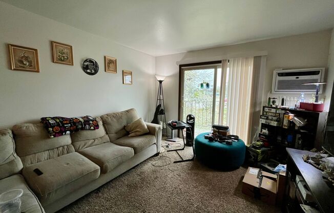 2 beds, 1.5 baths, $1,350, Unit 205