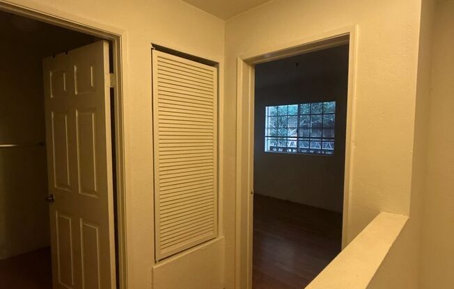 2 beds, 1.5 baths, $2,400, Unit 112