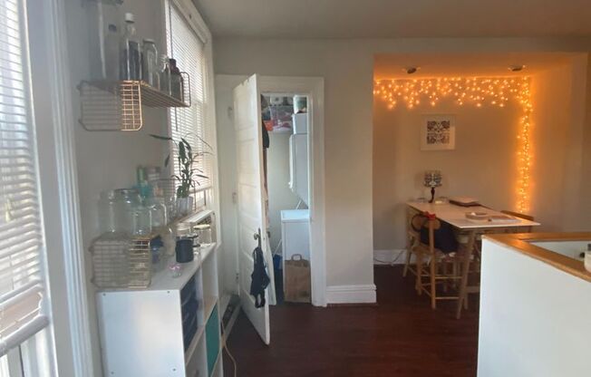 2 beds, 1 bath, $1,700