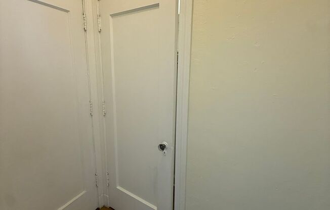 Studio, 1 bath, 308 sqft, $1,175, Unit Bayard Manor 202