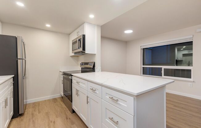 1 bed, 1 bath, 570 sqft, $2,145, Unit 40