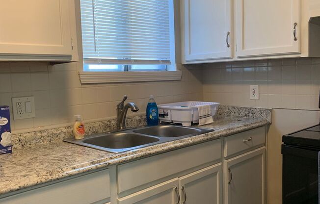 2 beds, 1 bath, 825 sqft, $875, Unit 6124-A