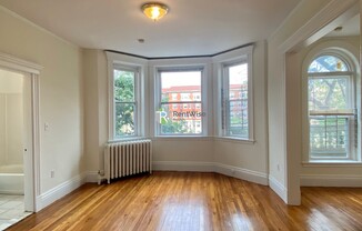 1298 COMMONWEALTH AVE