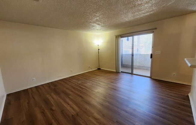 2 beds, 2 baths, 918 sqft, $1,175, Unit Unit B