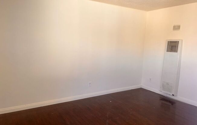 1 bed, 1 bath, $1,700, Unit Morningside Unit 8