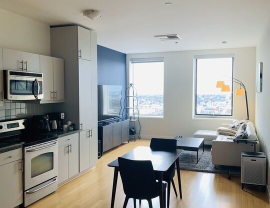 1 bed, 1 bath, 750 sqft, $2,600, Unit 2011