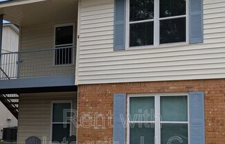156 C LOCKE ST