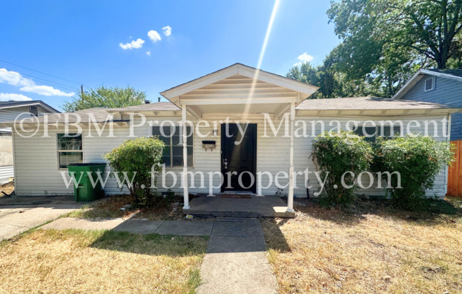 1506 Ferris St - Cozy 3 Bedroom, 1 Bathroom Home in Waxahachie TX!