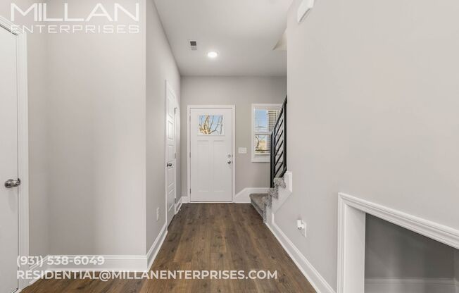 Contemporary 3-Bedroom Beauty with Walk-In Closet and Tile Shower Retreat