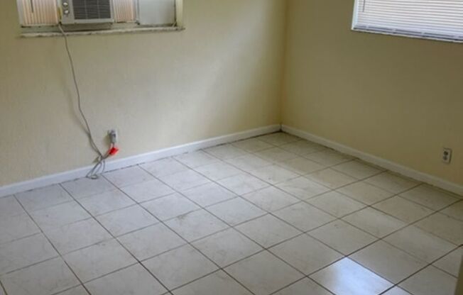 1104 NW 5th Ave