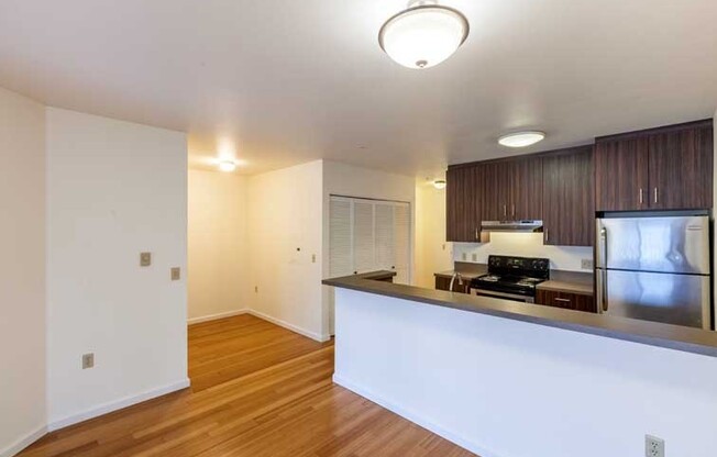 1 bed, 1 bath, 715 sqft, $1,750, Unit 201