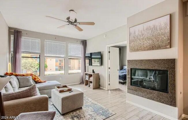 2 beds, 2 baths, $2,200, Unit UNIT 2111