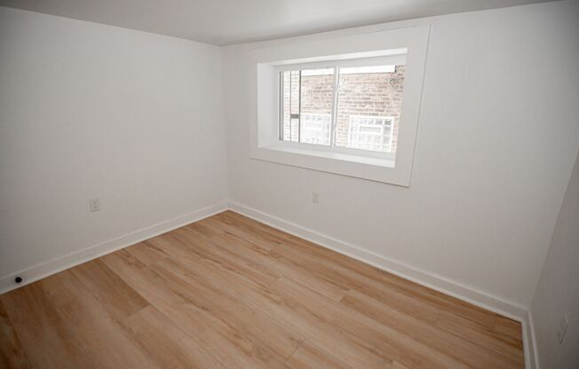 1 bed, 1 bath, 600 sqft, $899, Unit Unit 114