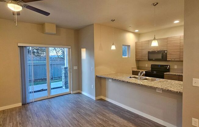 2 beds, 1.5 baths, 1,186 sqft, $1,495, Unit J 101