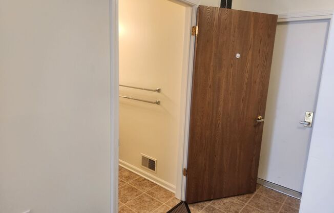 1 bed, 1 bath, 900 sqft, $1,595, Unit 31