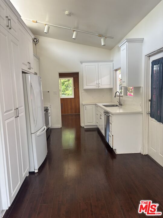 645 Walther Way