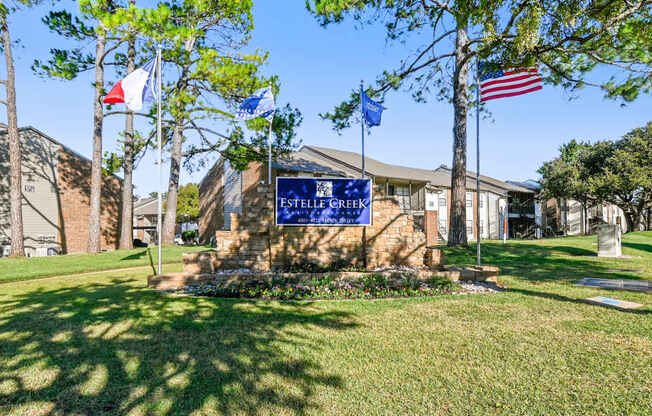 Estelle Creek Apartments in Irving, TX property sign