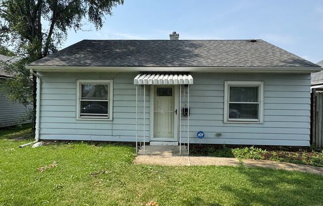 Two bedroom Ranch Style home in Lansing, IL AVAILABLE NOW !!