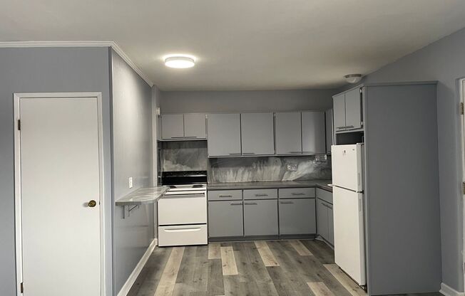 2 beds, 1 bath, $900, Unit Unit 18