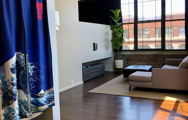 1 Bedroom Apartment in Callowhill Neighborhood